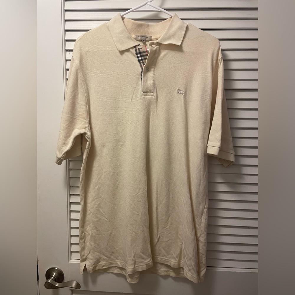 Men’s Burberry polo. Size Medium